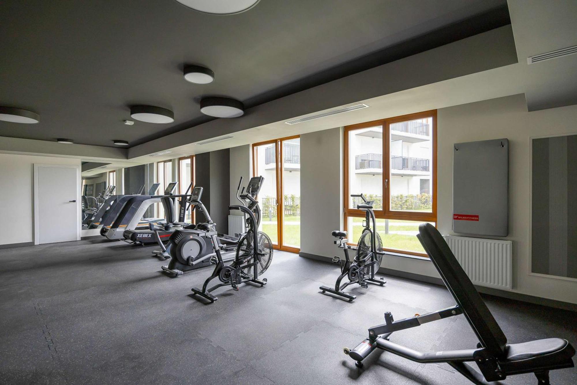 Apartment Sarmacka Wilanow With Parking, Sauna & Gym By Noclegi Renters Варшава Екстериор снимка